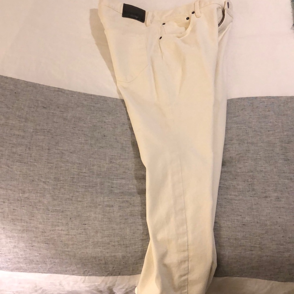 White 34” x 30” express slim fit Rocco slim leg